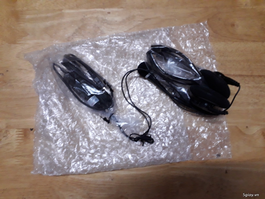 Tai nghe Plantronics