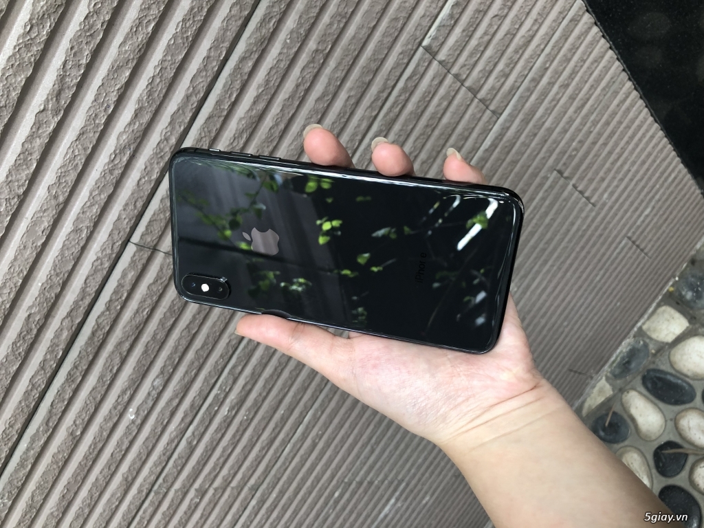Iphone Xs Max 256gb Đen nữ xài kĩ mới tinh còn BH 25/10/2019
