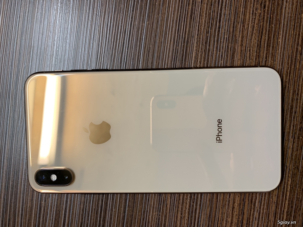 Cần bán iPhone Xs Max gold 64gb 99,99%