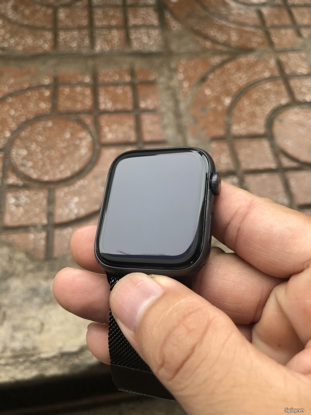 Apple Watch Series 4 44mm nhôm đen bản LTE mới 99% bảo hành 03/2020
