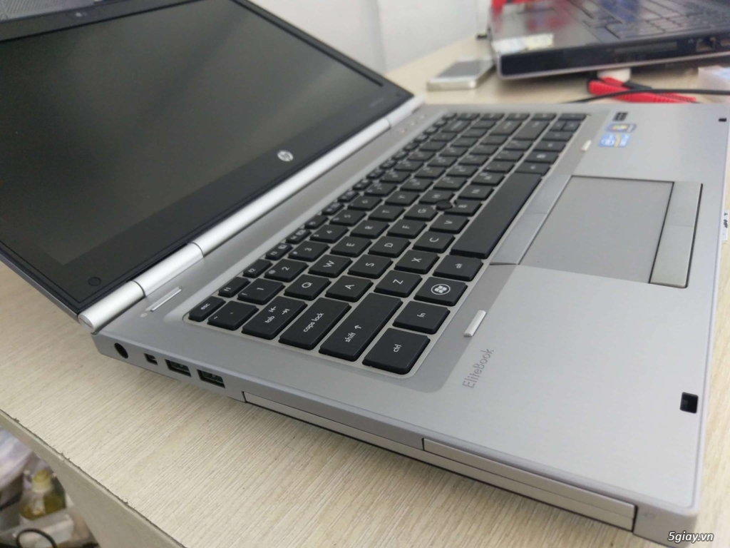Laptop HP 8460p - 1