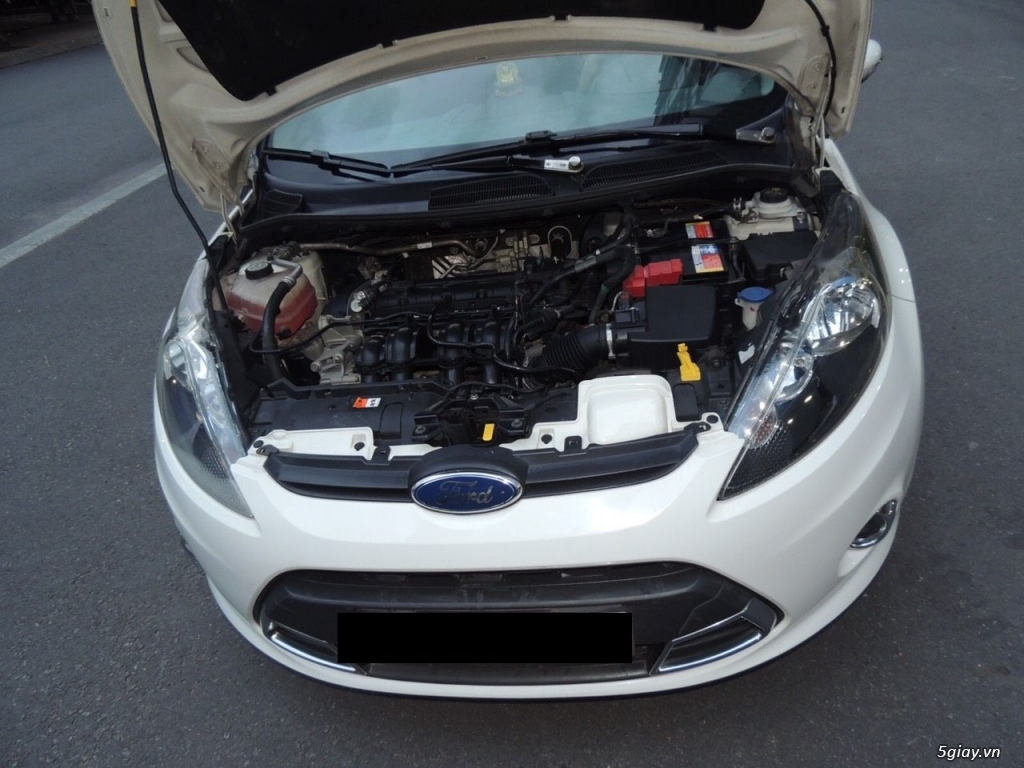 Ford Fiesta S - 5 cửa (bản FULL) màu trắng - 7
