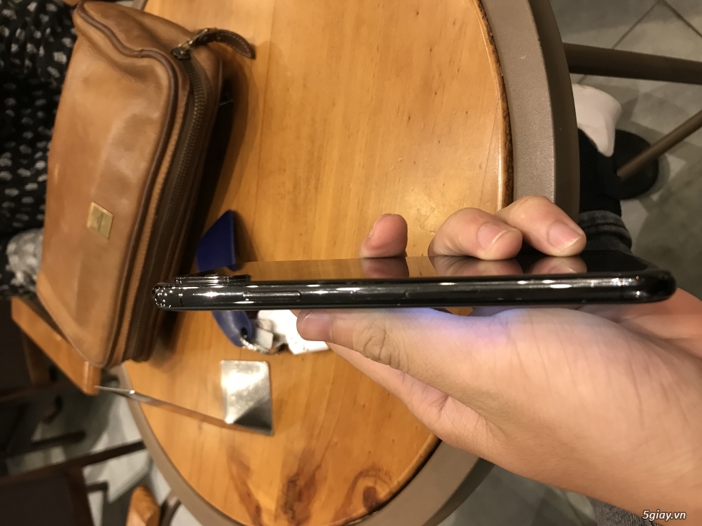 Bán iPhone X đen 64g . Quốc tế . 98% - 3