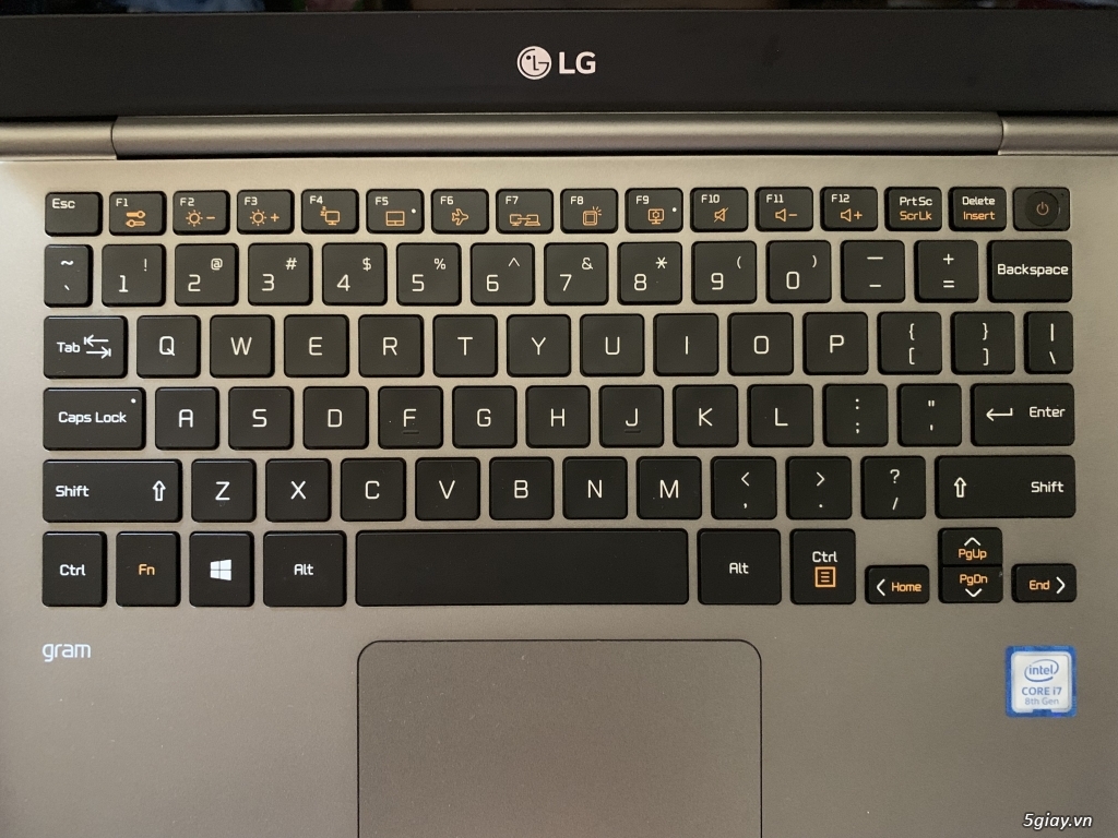 Laptop LG Gram 13Z980-A.AAS6U1 xách tay usa I7-8550U, ram 8G, ssd 256G, end 23h00 13/09/2019 - 1