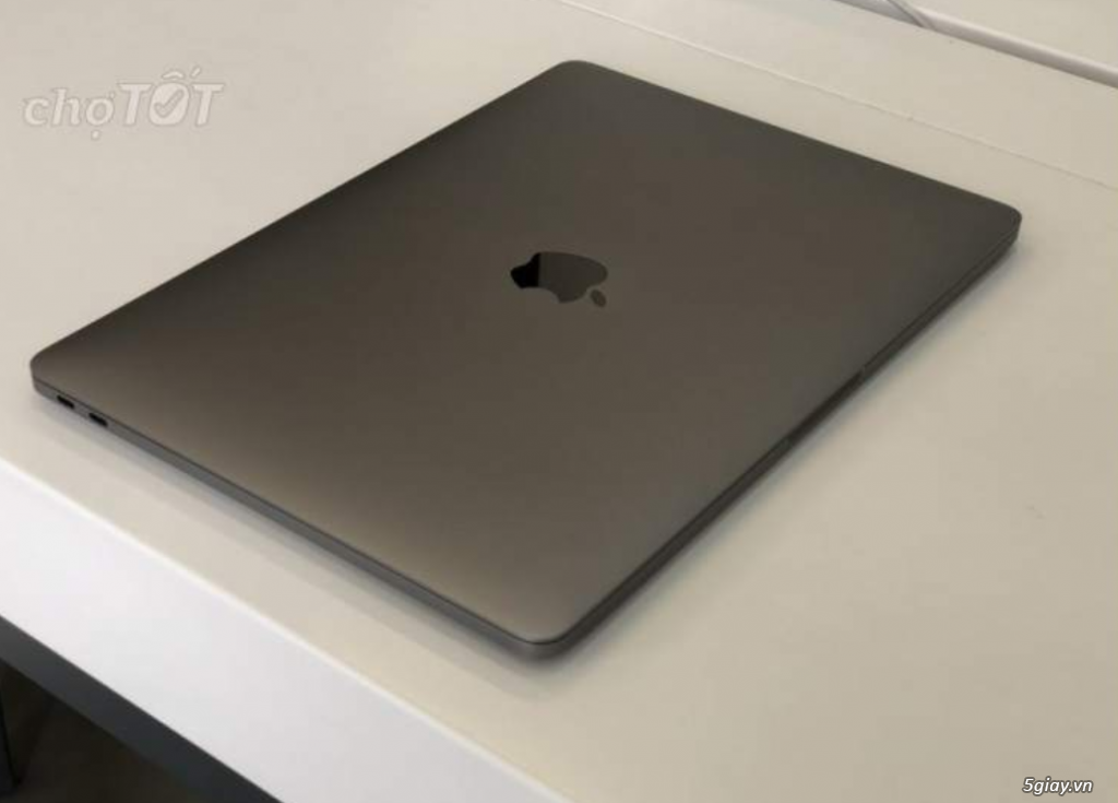 Macbook Pro 2018 13 Space Gray (Touchbar) i7 16gb - 1