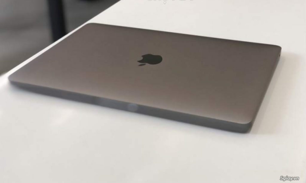 Macbook Pro 2018 13 Space Gray (Touchbar) i7 16gb