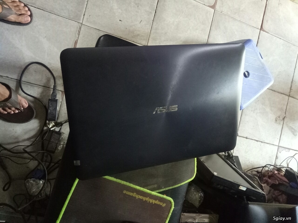 Laptop Asus A556UF i5 6200U/4GB/500GB/VGA 2GB/Win10