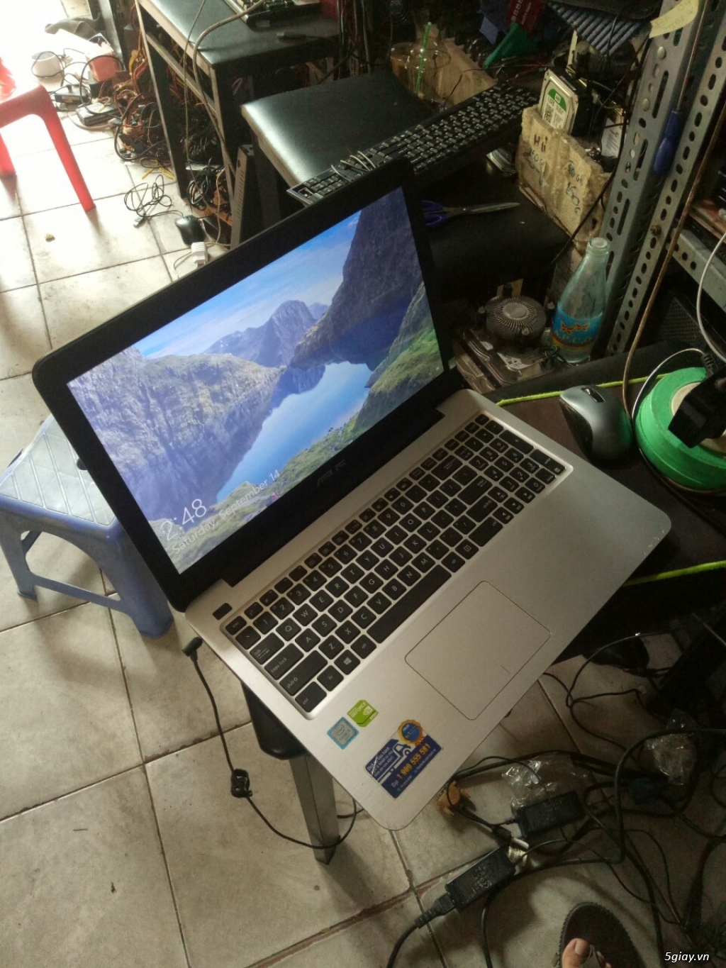Laptop Asus A556UF i5 6200U/4GB/500GB/VGA 2GB/Win10 - 1