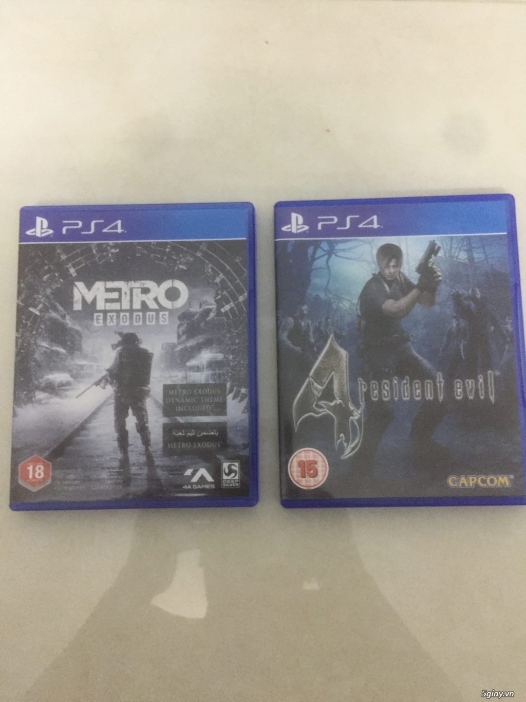 Bán 2 đĩa game cực hay PS4: Metro Exodus và Resident evil 4, rất mới