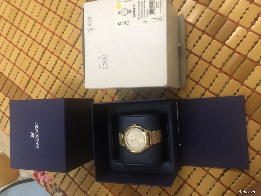 Cần bán Đồng Hồ Swarovski 100%