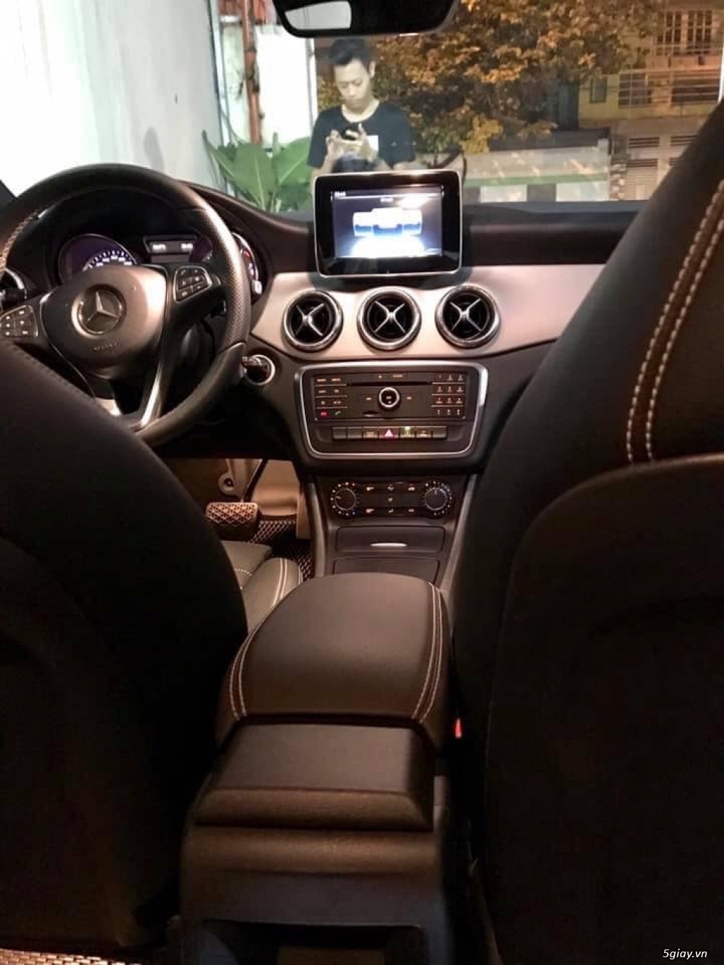 Mecerdes cla cho thuê xe cưới hoặc đưa đón sếp - 2