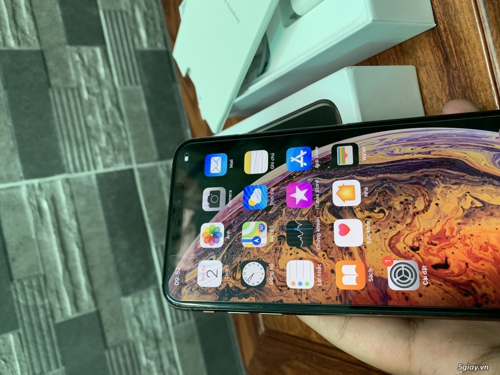 Cần bán Iphone XS Max Gold 256GB Quốc Tế Mỹ đẹp 99% - 2