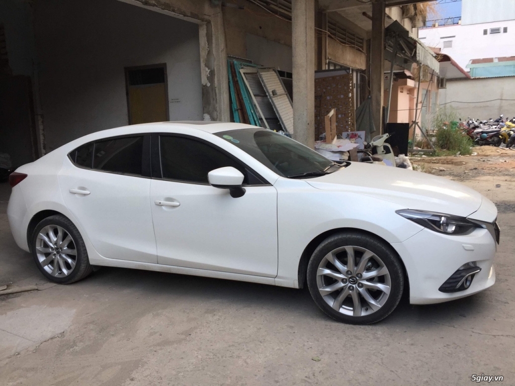 Mazda 3 2015 2.0 AT.màu trắng.chính chủ.95%.full option cao cấp - 1