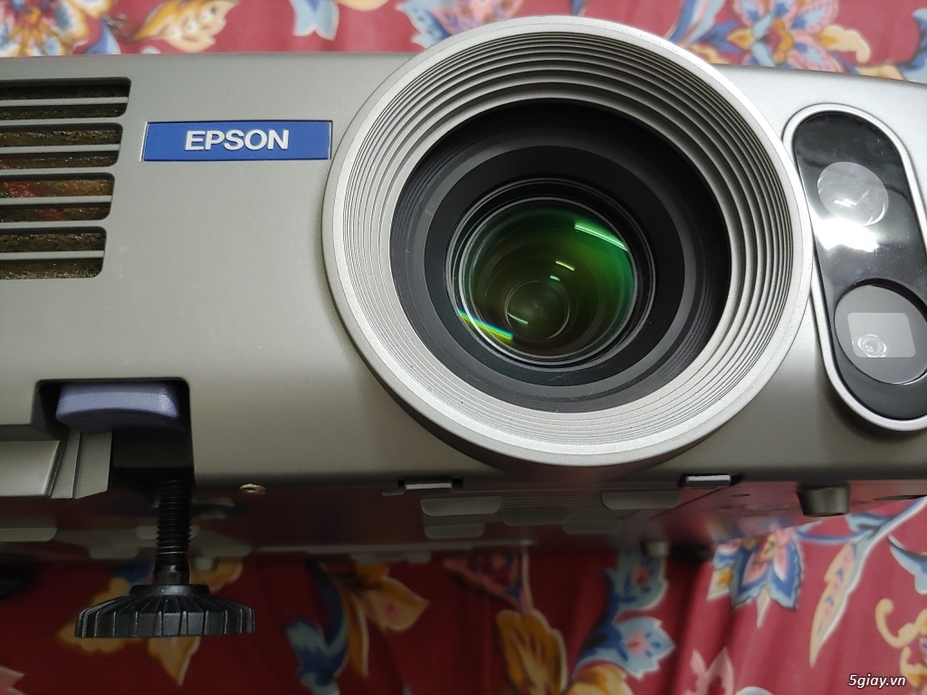 Epson EMP-830 LCD Projector 3000 LUMENS - 2