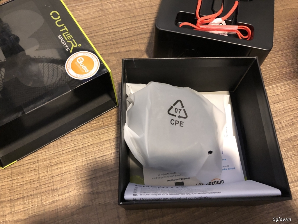 Tai nghe Bluetooth Creative Outlier Sport - 1