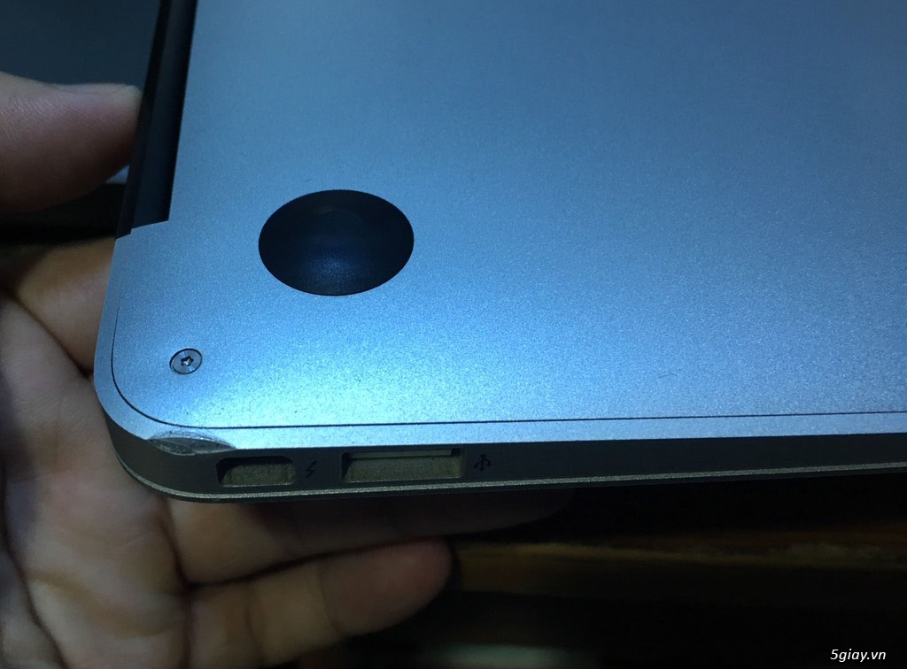 Cần bán Macbook Air 2012 Core i5 11 inch Ram 4GB