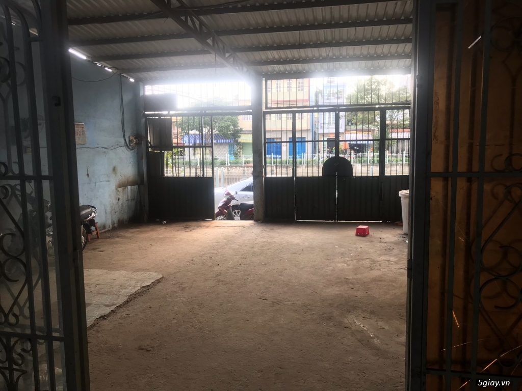 Đi định cư nước ngoài cần bán nhanh căn Nhà mặt tiền bến phú lâm - 2