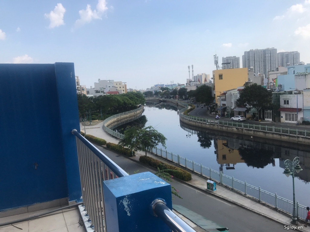 Đi định cư nước ngoài cần bán nhanh căn Nhà mặt tiền bến phú lâm - 1