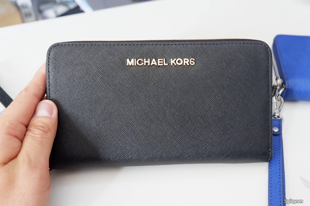 Túi ví cầm tay MK Michael Kors màu trắng đen  Vương Kiên Shop