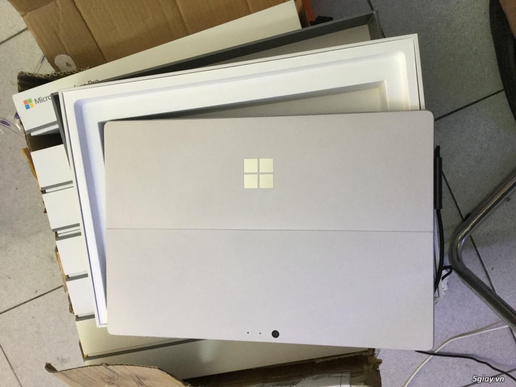 Surface pro 4 likenew fullbox