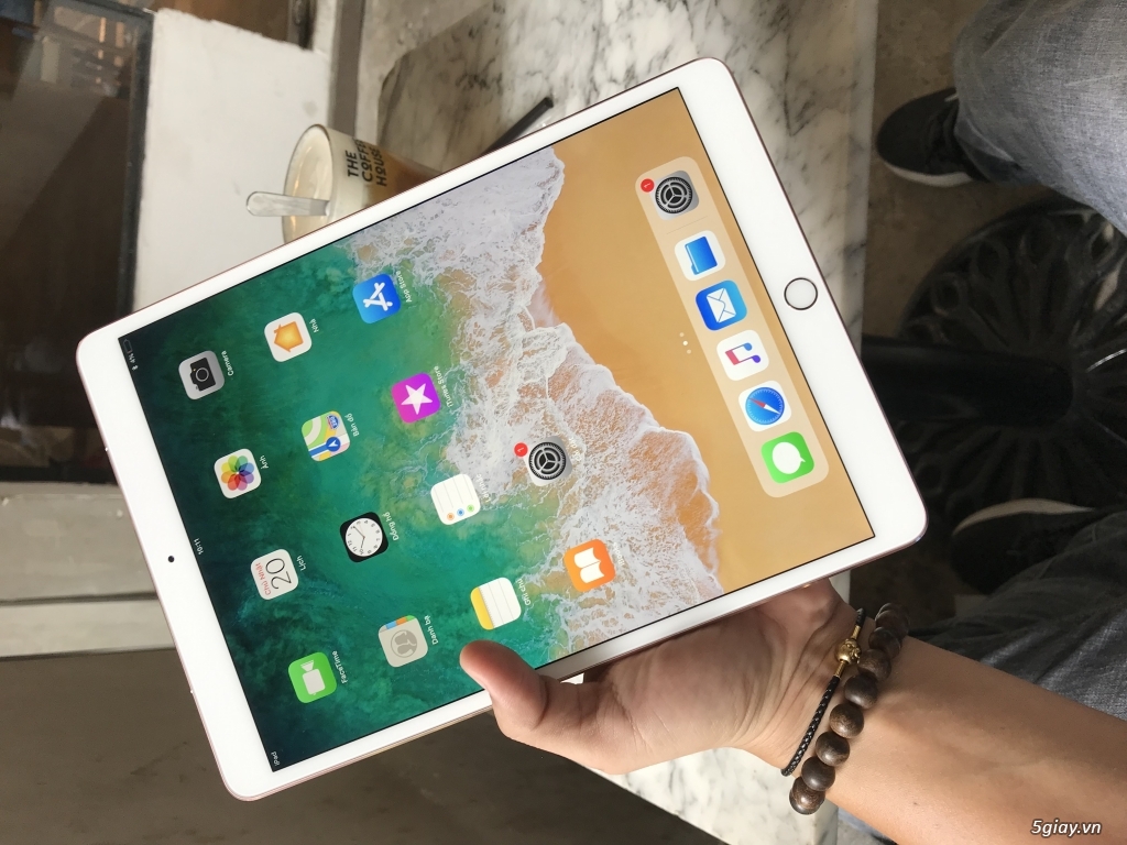 iPad Pro 10.5 Rose Gold 64gb 4G hàng Mỹ 99% likenew - 1