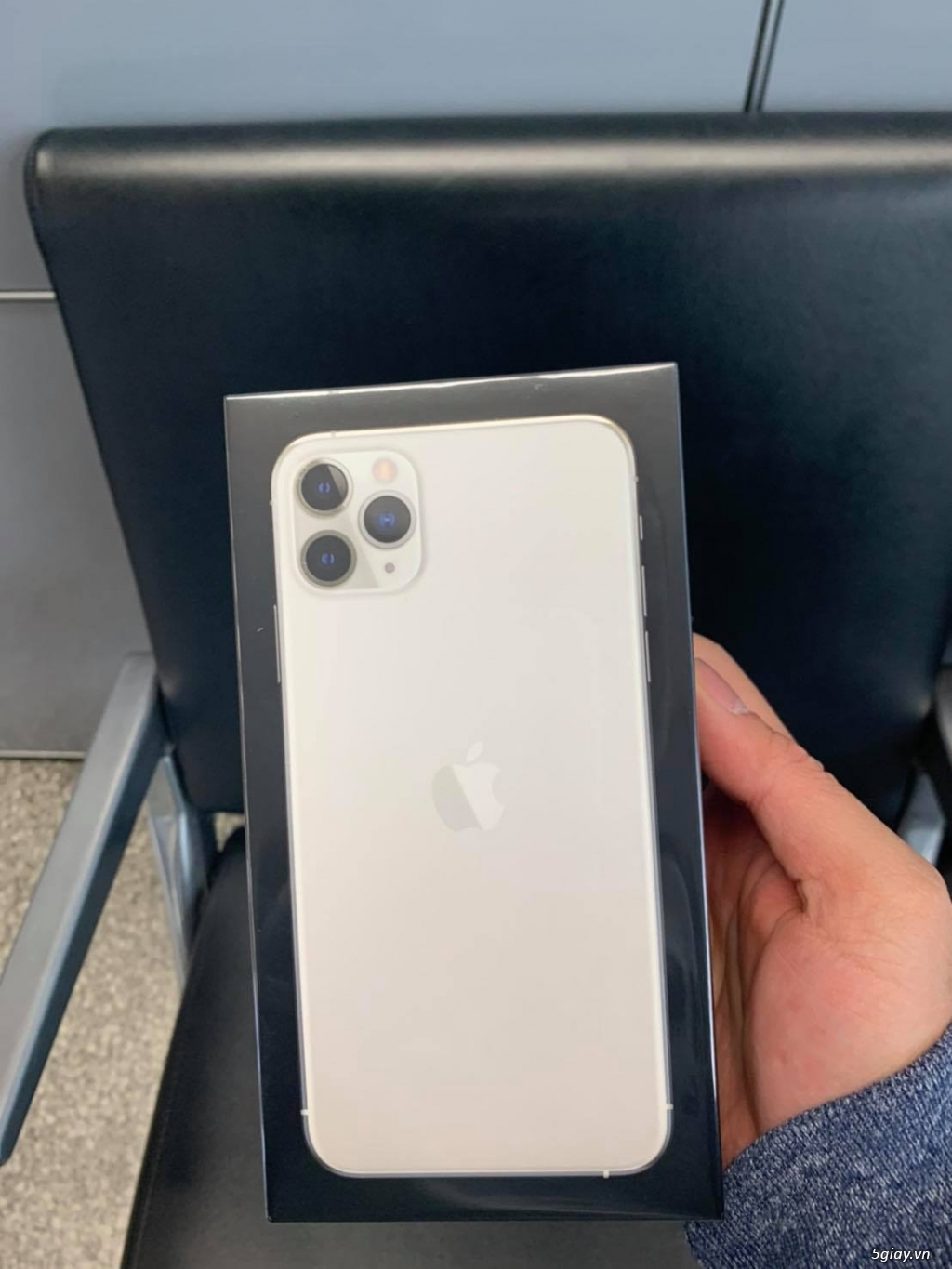 IPHONE 11 PRO MAX  256GB MỸ SILVER - 1