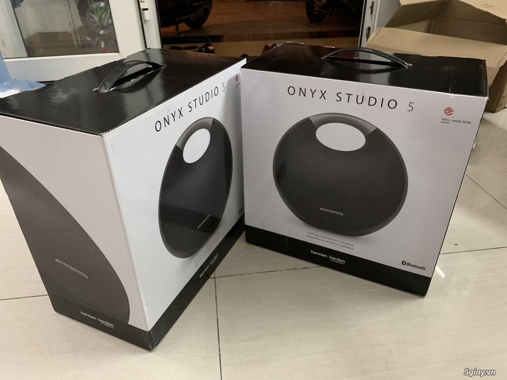 Loa Harman Kardon Onyx Studio 5 Bluetooth Wireless Speaker (Onyx5)