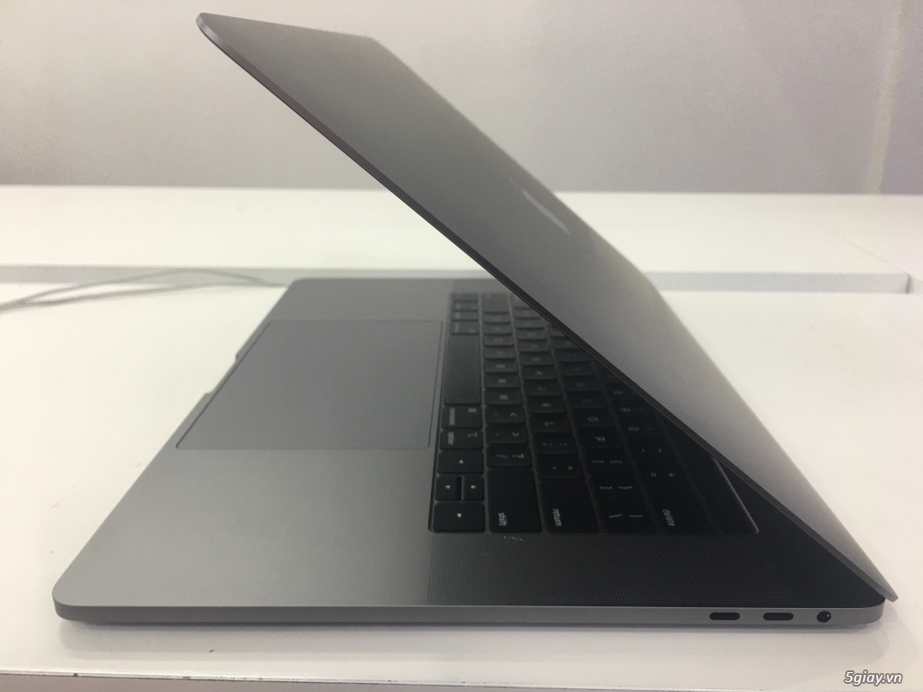 Cần bán : MacBook Pro 15inch 2019 (MV912) i9 - R16 - 512GB - Mới 100% - 5