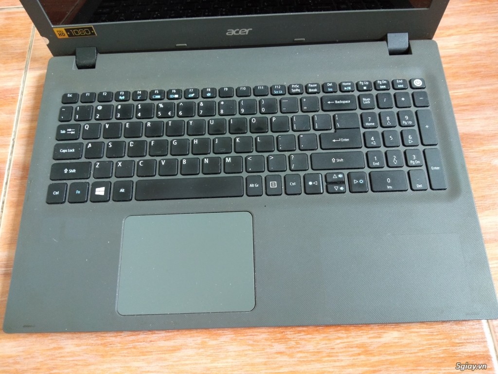 Bán laptop Acer Aspire E5-573G I3-5005U, RAM 8GB, NVIDIA Geforce 940M - 1