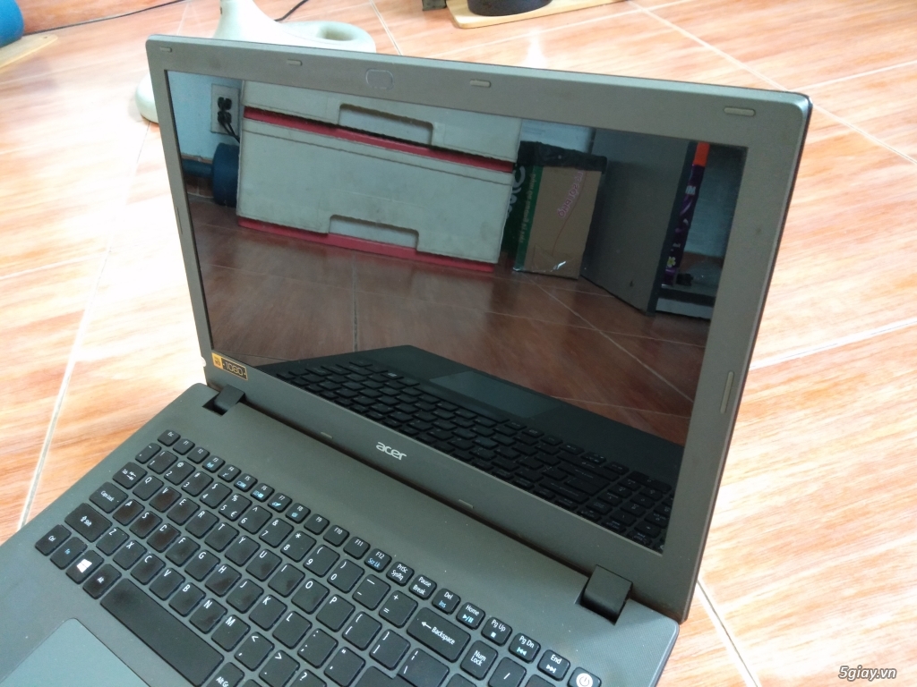 Bán laptop Acer Aspire E5-573G I3-5005U, RAM 8GB, NVIDIA Geforce 940M - 4