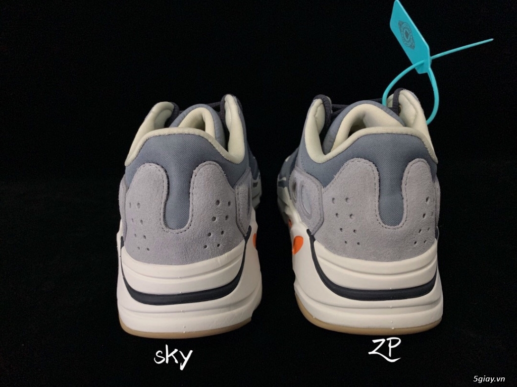 Yeezy 700 - 3