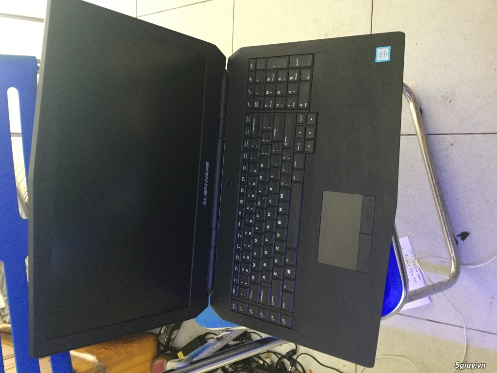 Alienware 17 r3 i7 6820hq
