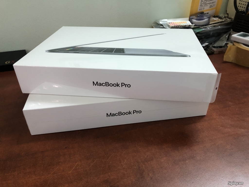 Macbook Pro 13” 2019 new seal