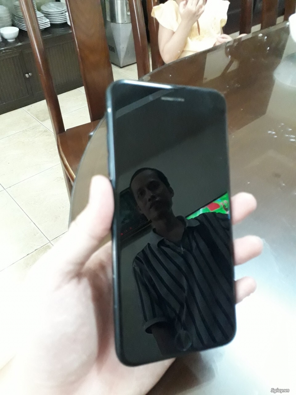 Iphone 7 plus 32 Gb QT đen cần ra đi - 1