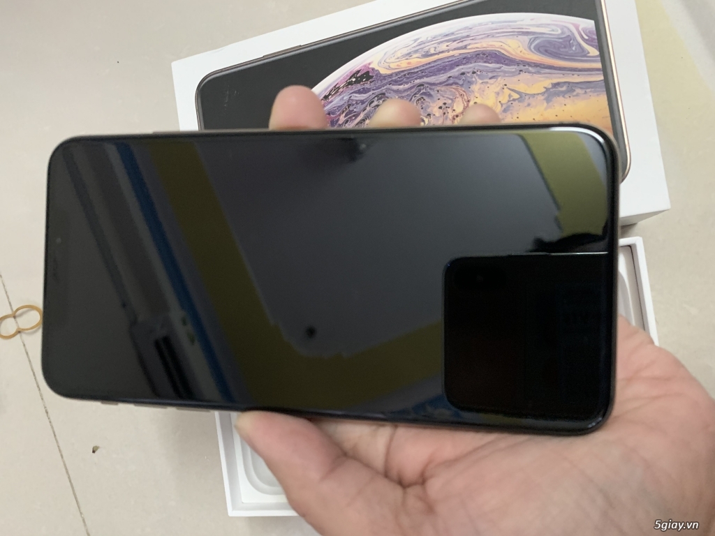Iphone xs max 2 sim màu gold 99% zin 100% - 1