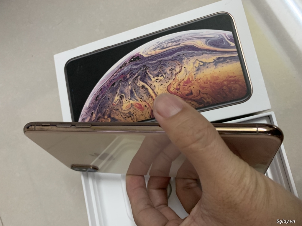 Iphone xs max 2 sim màu gold 99% zin 100%