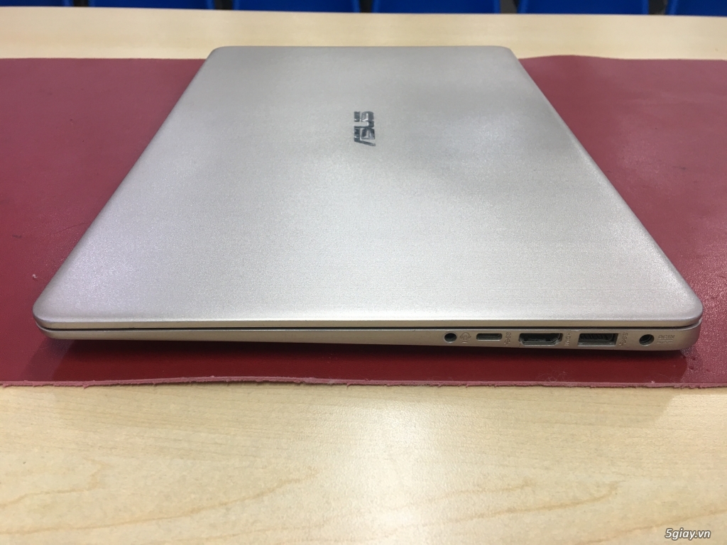 Bán Laptop Asus S510UQ- i5 TH7 R 8 SSD128+ HDD 1 T - 9