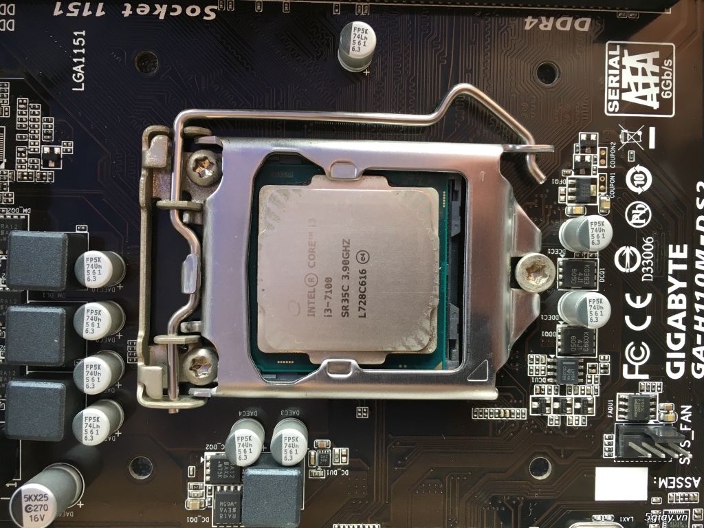 combo main Gigabyte h110 + cpu i3 7100 zin BH gần đến 2021 h110m - 2