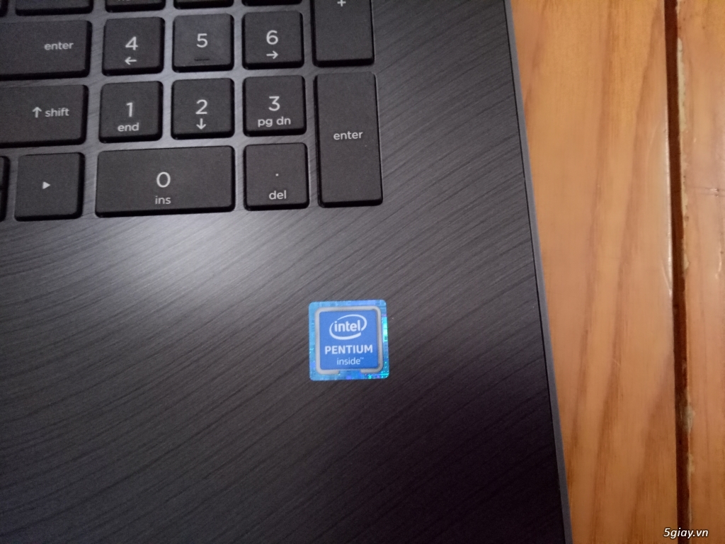 Bán laptop HP 17 chạy Pentium đời mới N3710 ram 8GB/1T HDD
