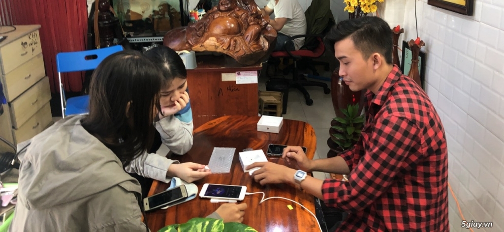 Cho tặng miễn phí các loại vỏ iphone từ 90-95%