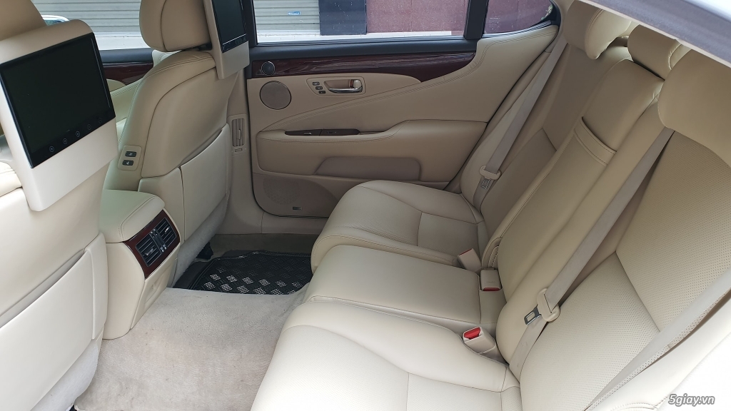 Cần bán Lexus LS460L sx 2010 bản full 5 ghế có 2 ghế matxa...