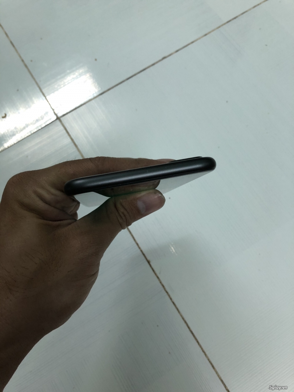 iphone 8 plus đen 64 gb nguyên zin nguyên áp chưa bung pin còn 87% - 1