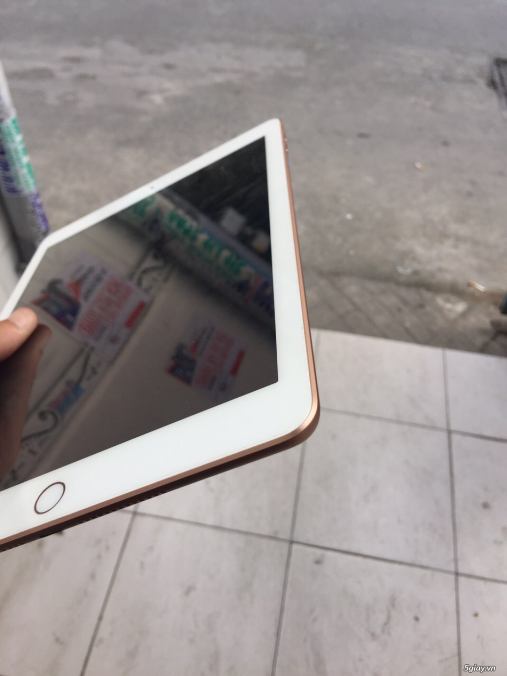 ipad gen 6 Gold 32gb wifi fullbox đẹp lung linh còn bh tgdđ T5/2020