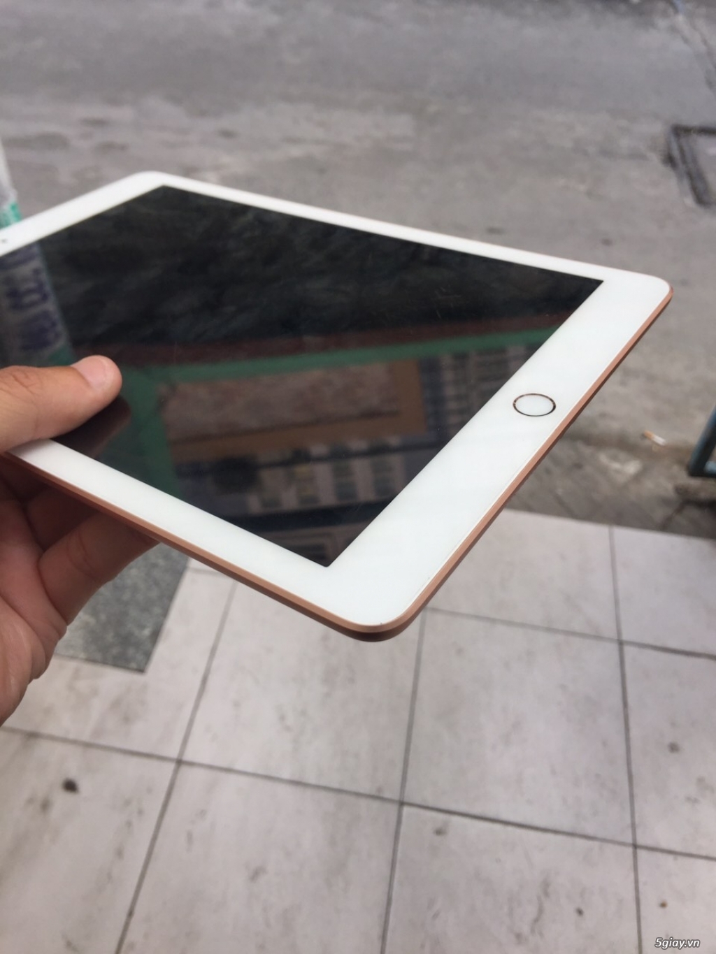 ipad gen 6 Gold 32gb wifi fullbox đẹp lung linh còn bh tgdđ T5/2020 - 1
