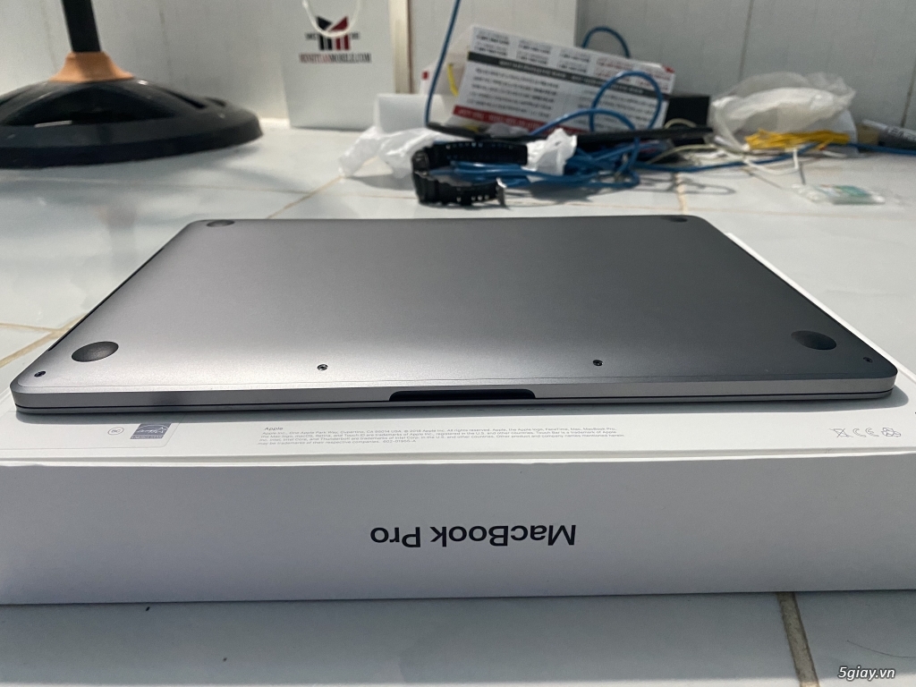 Cần bán macbook pro 13 inch I5 256Gb/ram8G 2018 FULLBOX mới mua 1 tuần