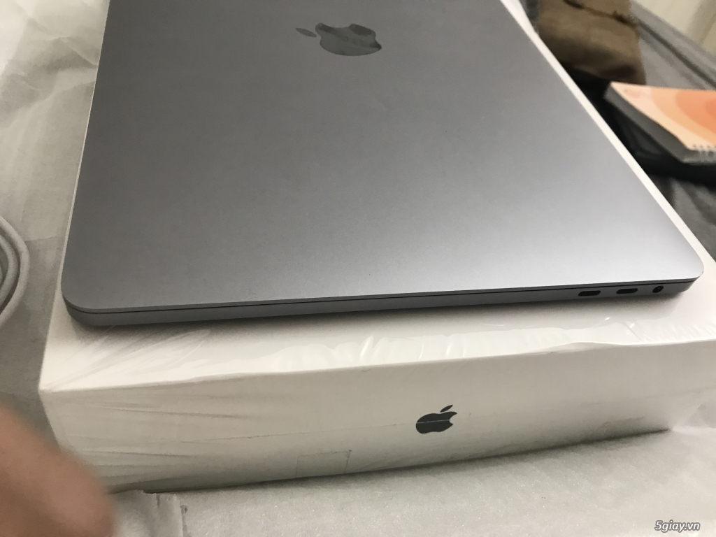 Cần bán: MBP 13” touchbar 256GB ssd 8gb ram fullbox
