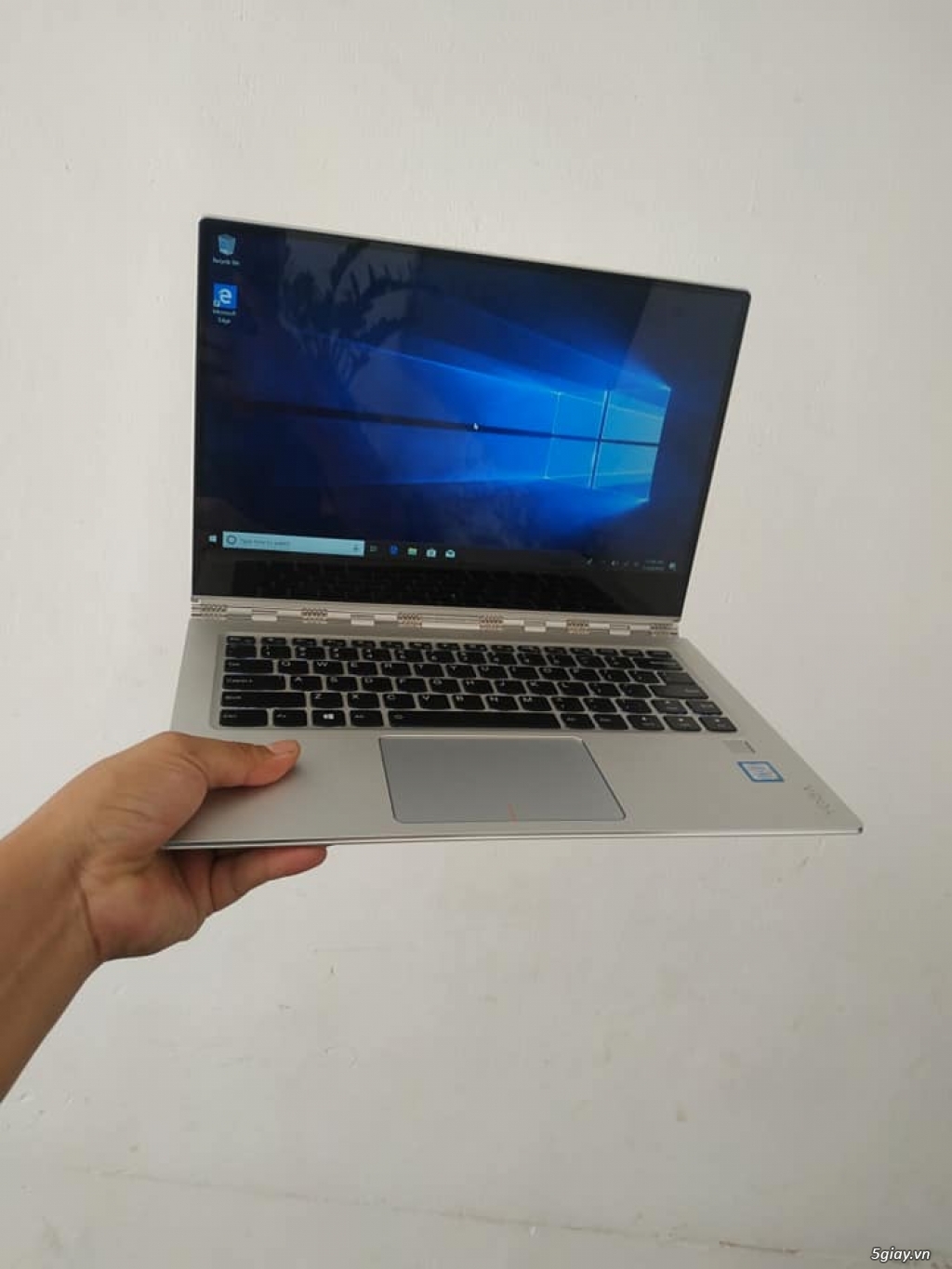 Laptop Lenovo Yoga 910 - Màn hình cảm ứng FullHD lật 360 độ