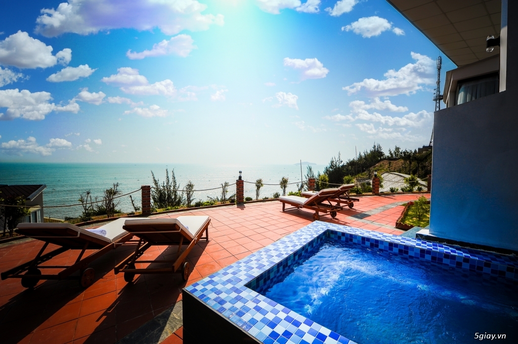 Voucher nghỉ dưỡng giá sốc tại Aurora Villa & Resort 4 sao Quy Nhơn - 1