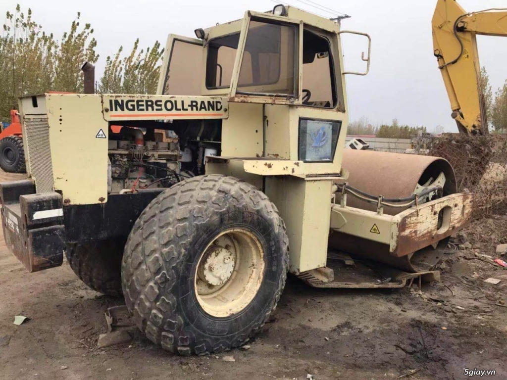Cần bán con Xe lu rung INGERSOLLRAND 2 cầu. - 1