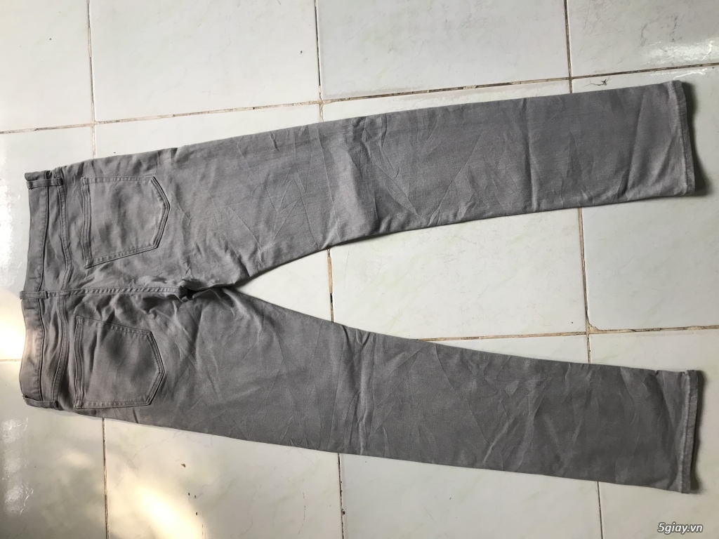 Quần jeans UNIQLO xám đen . End time 23h(7/12/2019) - 1
